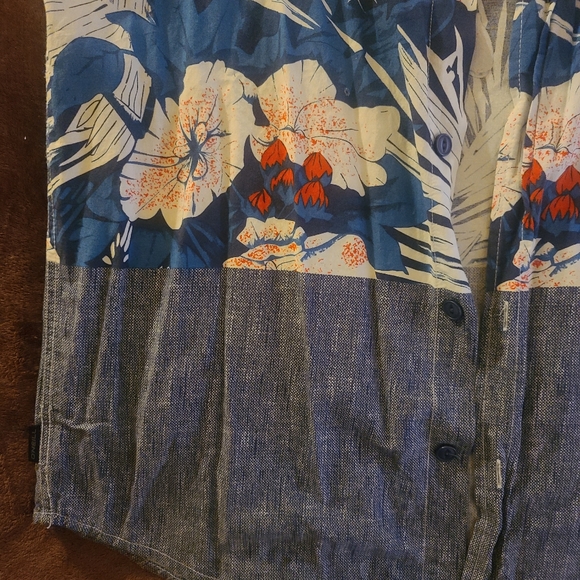 O’Neill Floral Chambray Button Down Shirt | Tailored Fit | Blue/White | Medium - Picture 7 of 11